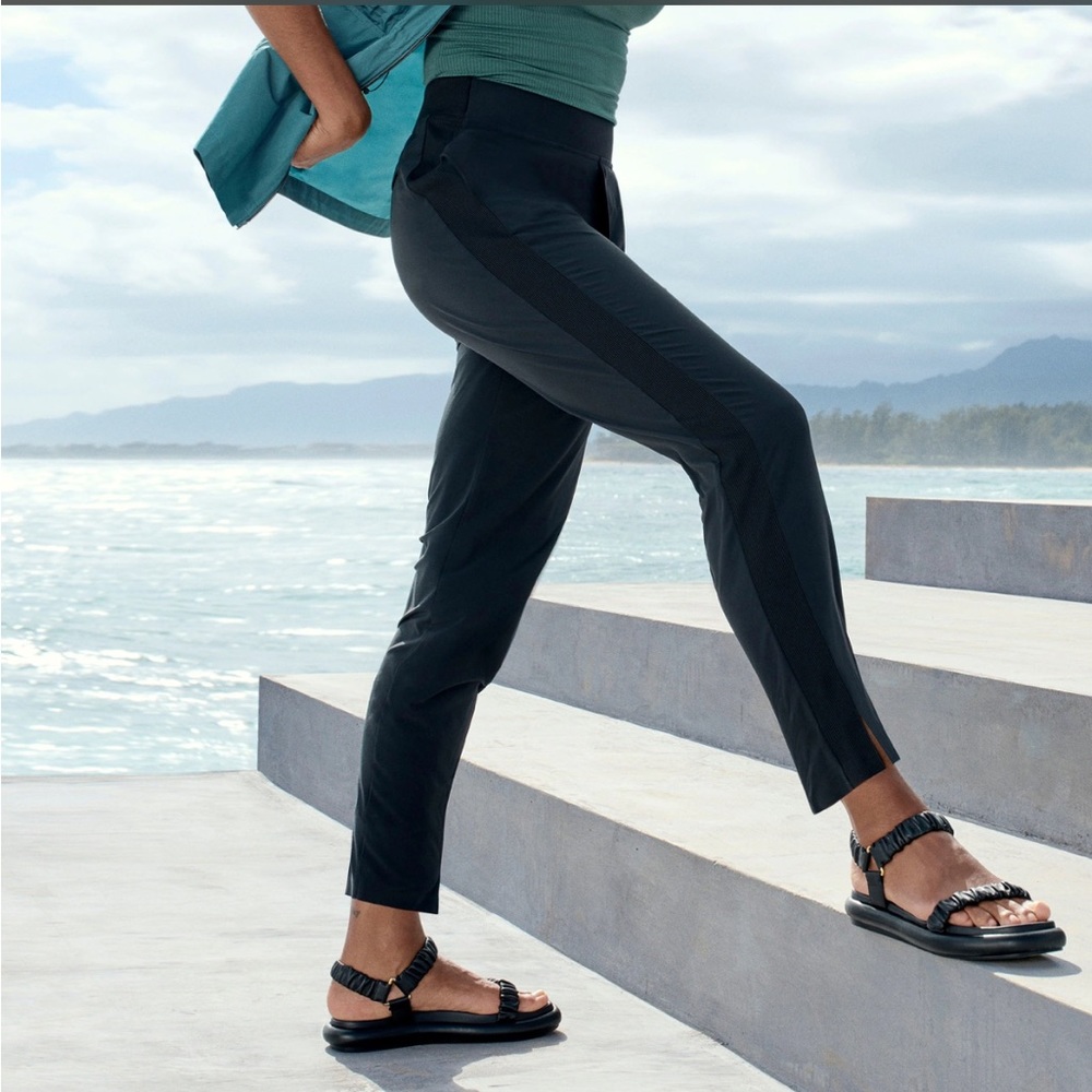Athleta Brooklyn Ankle Pants - size 4. - EUC